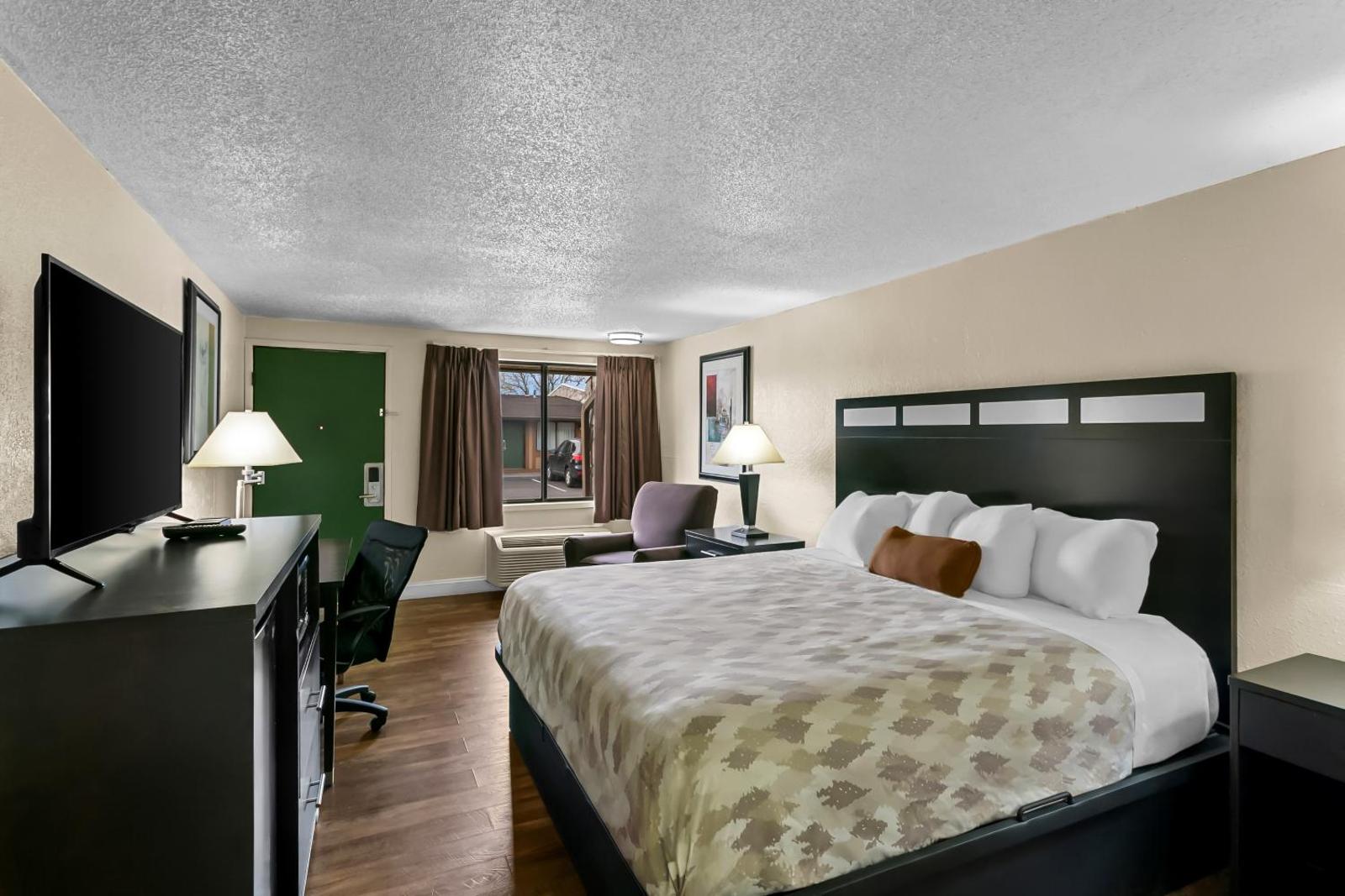 Room image 8