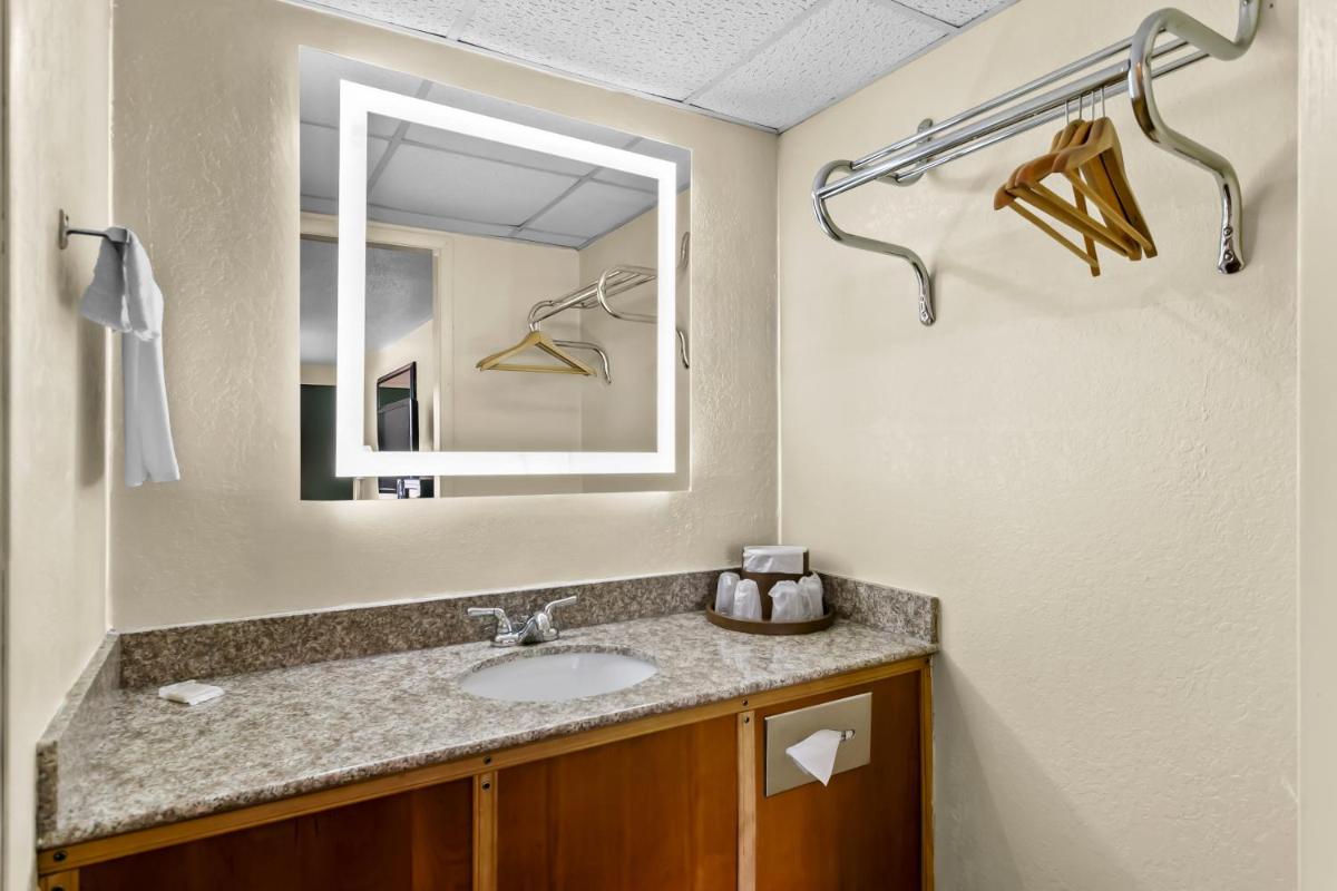 Room image 6