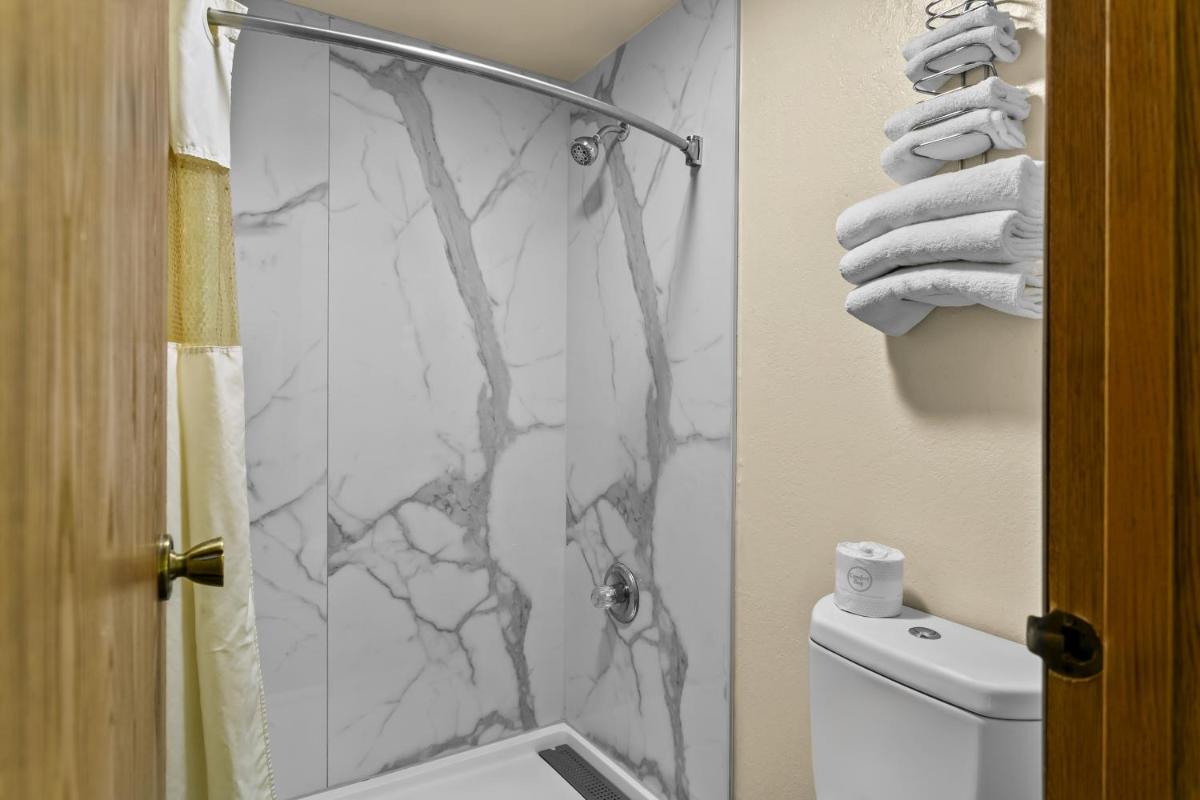 Room image 3